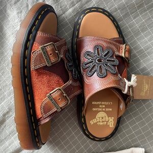 Dr. Martens Dayne Made in England Flower Appliqué Slide Sandal size US Women’s 6